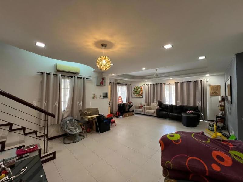 Rumah Teres 2-Tingkat untuk Dijual di Sunway Kayangan (Shah Alam) - Syahmi Shahordin - Living Room - PropertyGuru.com.my