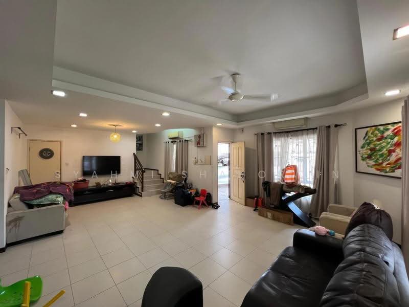Rumah Teres 2-Tingkat untuk Dijual di Sunway Kayangan (Shah Alam) - Syahmi Shahordin - Living Room - PropertyGuru.com.my