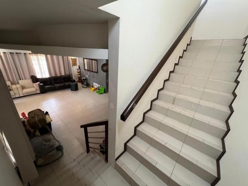 Rumah Teres 2-Tingkat untuk Dijual di Sunway Kayangan (Shah Alam) - Syahmi Shahordin - Living Room - PropertyGuru.com.my