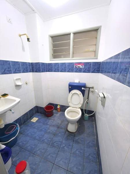 2-storey Terraced House for Sale in Taman Pakatan Jaya (Tambun) - Sam . - Bathroom - PropertyGuru.com.my