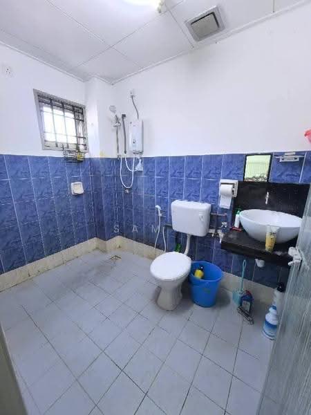 2-storey Terraced House for Sale in Taman Pakatan Jaya (Tambun) - Sam . - Bathroom - PropertyGuru.com.my