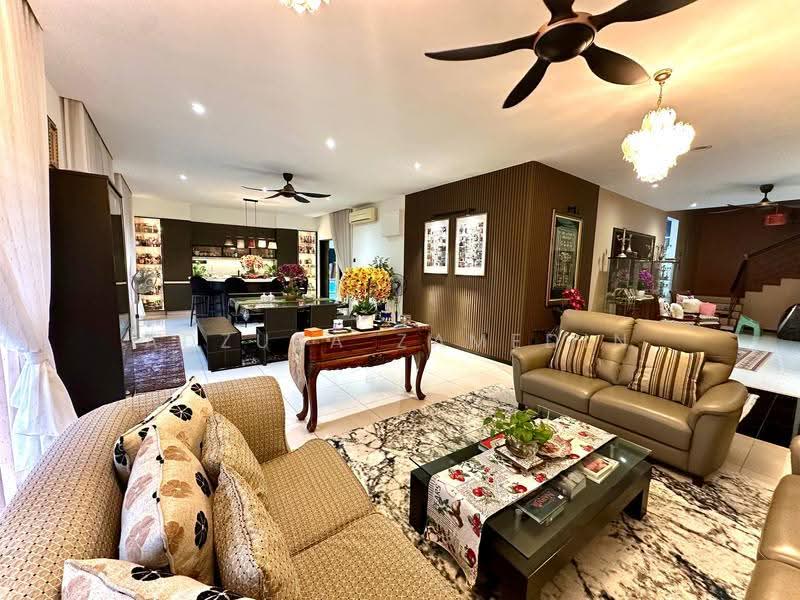 2-storey Terraced House for Sale in Bukit Rahman Putra (Sungai Buloh) - Adzura Zamedin - Living Room - PropertyGuru.com.my