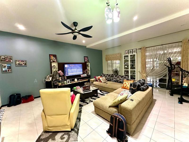 2-storey Terraced House for Sale in Bukit Rahman Putra (Sungai Buloh) - Adzura Zamedin - Living Room - PropertyGuru.com.my