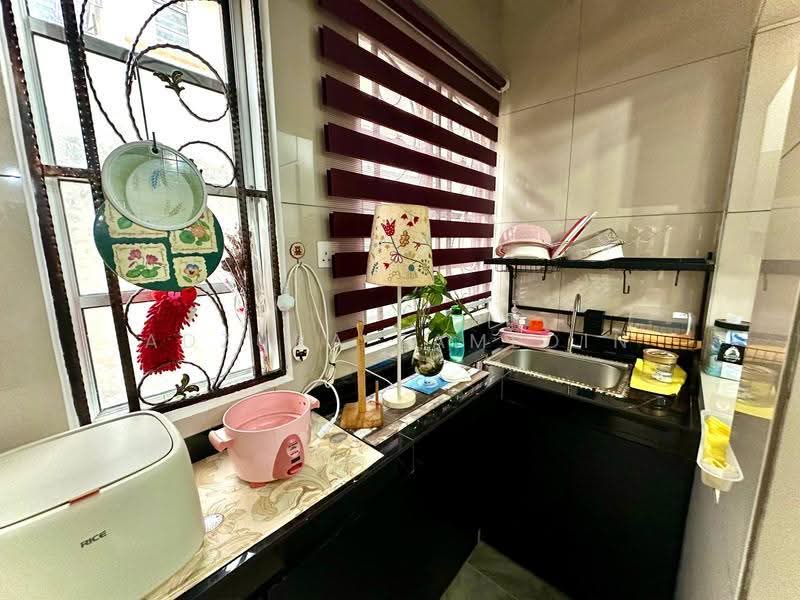2-storey Terraced House for Sale in Bukit Rahman Putra (Sungai Buloh) - Adzura Zamedin - Kitchen - PropertyGuru.com.my