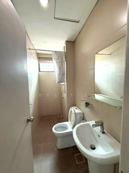 Service Residence for Sale at i-SOHO @ i-City - Bryant Be - Bathroom - PropertyGuru.com.my