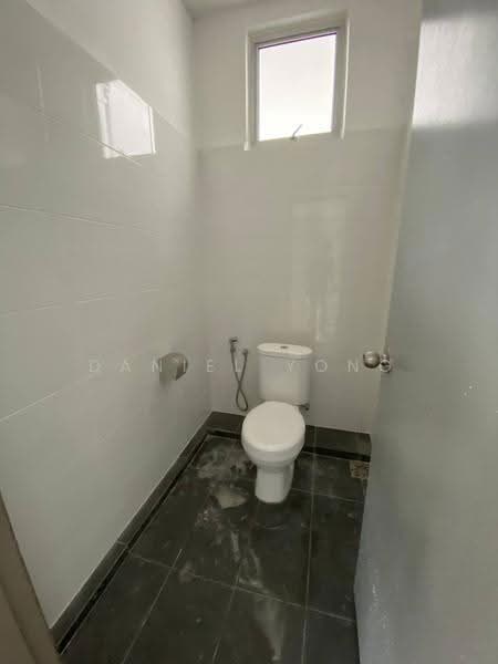 Cluster Factory for Rent in Taman Impian Emas (Skudai) - Daniel Yong - Bathroom - PropertyGuru.com.my