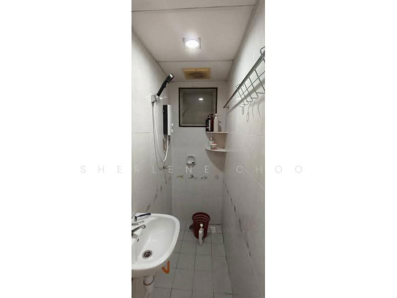 Pangsapuri untuk Disewa di Taman Kheng Tian - Sherlene Choo - Bathroom - PropertyGuru.com.my