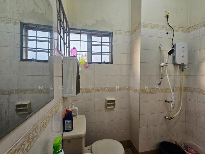 2-storey Terraced House for Sale in Putra Heights (Subang Jaya) - Maccen Cheong - Bathroom - PropertyGuru.com.my