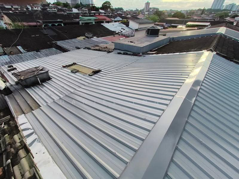 Rumah Teres 1-Tingkat untuk Dijual di Taman Abad (Johor Bahru) - Daniel Yong - Roof - PropertyGuru.com.my