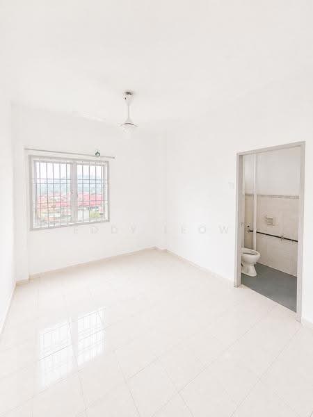 Pangsapuri untuk Disewa di Kiara Apartment - Eddy Leow - Bathroom - PropertyGuru.com.my