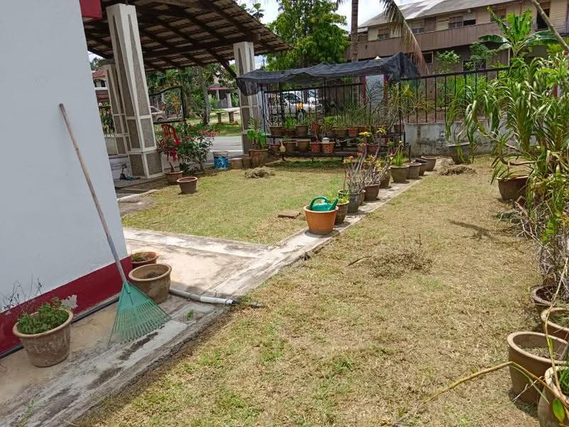 Bungalow House for Sale in Kampung Melayu (Kluang) - Shaiful Rudy - PropertyGuru.com.my