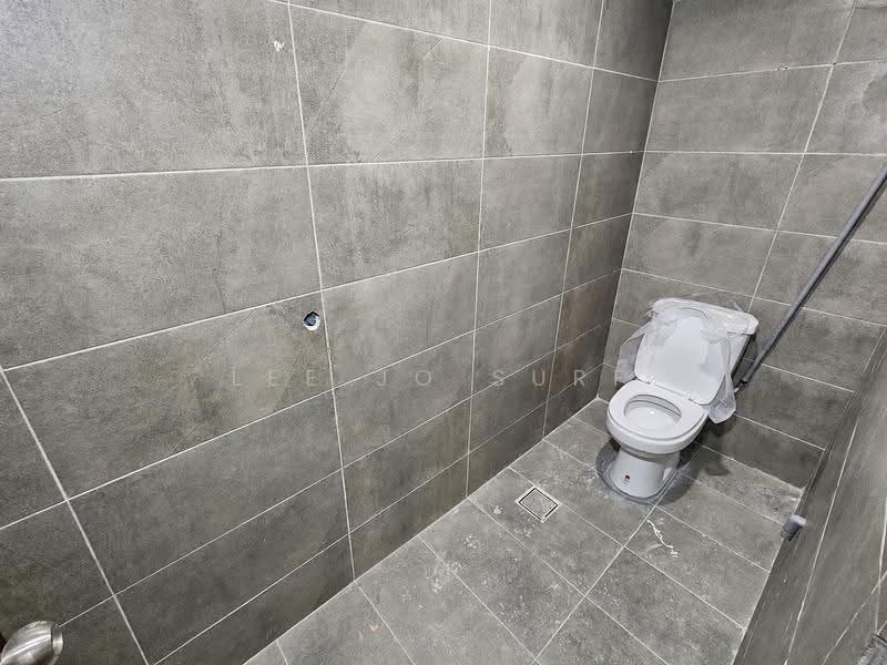 Kedai untuk Disewa di Pju 5 (Kota Damansara) - Lee Jo Surf - Bathroom - PropertyGuru.com.my