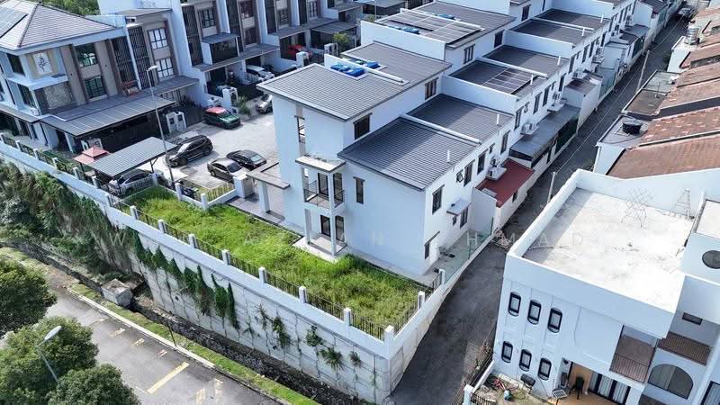 3-storey Terraced House for Sale in Ukay Bistari (Ulu Kelang) - Wan Azlan Ahmad - Exterior - PropertyGuru.com.my
