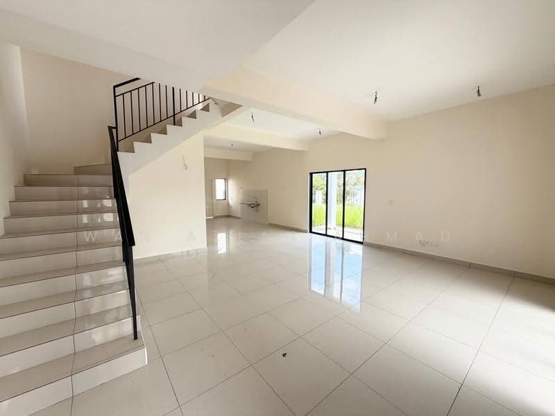 3-storey Terraced House for Sale in Ukay Bistari (Ulu Kelang) - Wan Azlan Ahmad - Living Room - PropertyGuru.com.my
