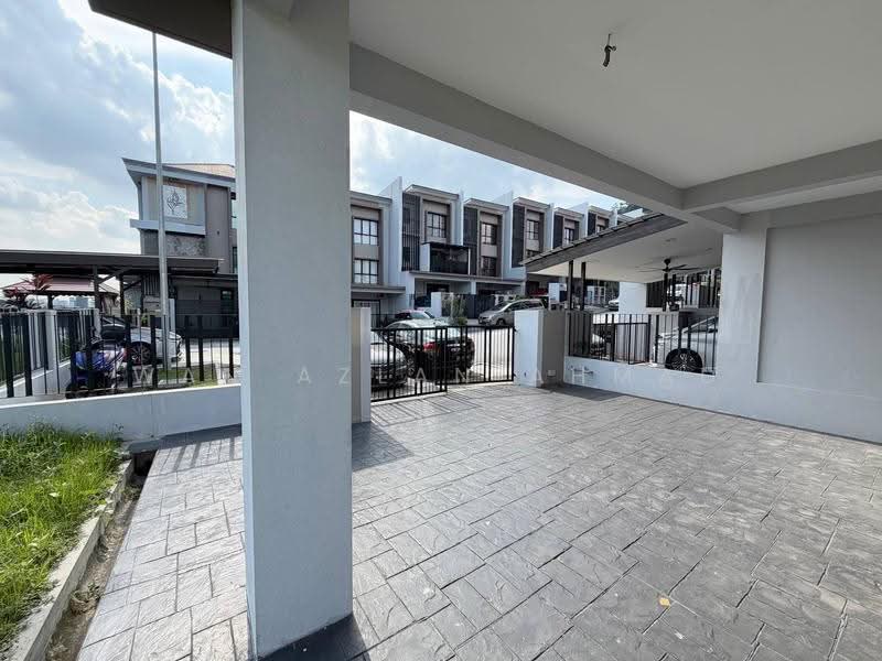 3-storey Terraced House for Sale in Ukay Bistari (Ulu Kelang) - Wan Azlan Ahmad - Exterior - PropertyGuru.com.my