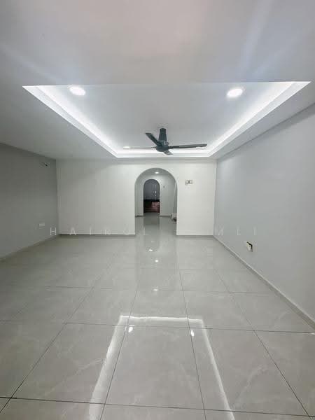 Rumah Teres 2-Tingkat untuk Dijual di Petaling Jaya (Selangor) - Hairul Ramli - Living Room - PropertyGuru.com.my