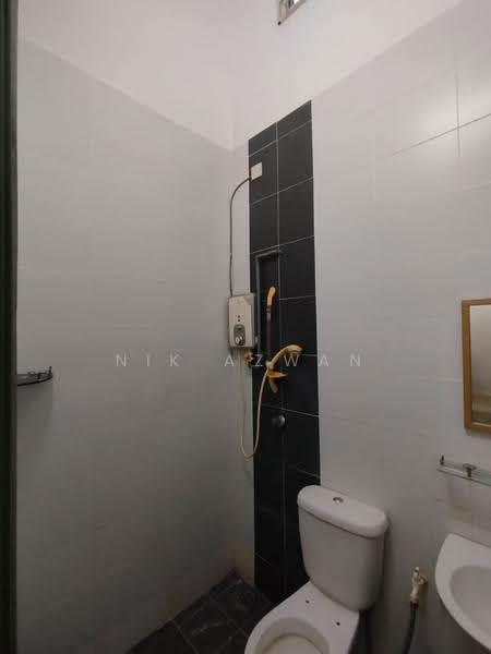 1-storey Terraced House for Sale in Seremban (Negeri Sembilan) - NIK AZWAN - Bathroom - PropertyGuru.com.my