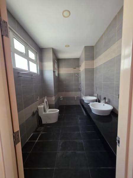Banglo Pautan untuk Disewa di Setia Alam (Selangor) - Jess Tee - Bathroom - PropertyGuru.com.my