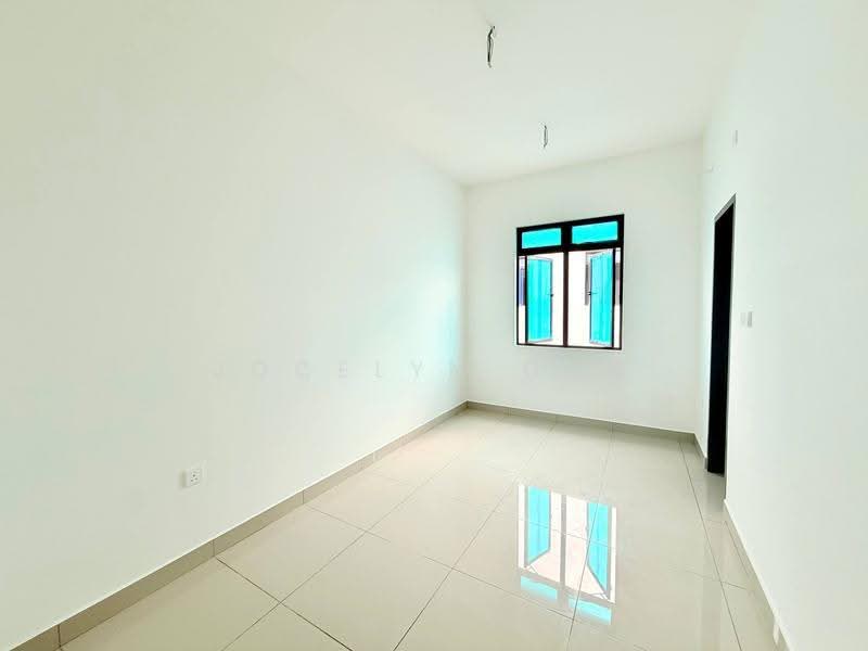 Semi-Detached House for Sale in Taman Bukit Dahlia (Pasir Gudang) - Jocelyn Onn - Interior - PropertyGuru.com.my