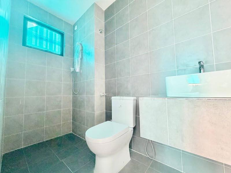 Semi-Detached House for Sale in Taman Bukit Dahlia (Pasir Gudang) - Jocelyn Onn - Bathroom - PropertyGuru.com.my