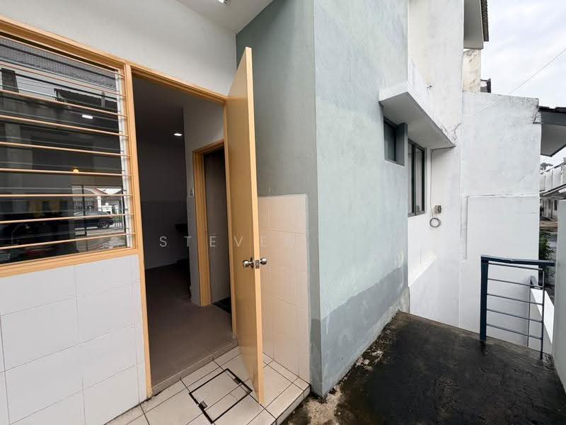 2-storey Terraced House for Sale in Bandar Country Homes (Rawang) - Steven Lee - Exterior - PropertyGuru.com.my