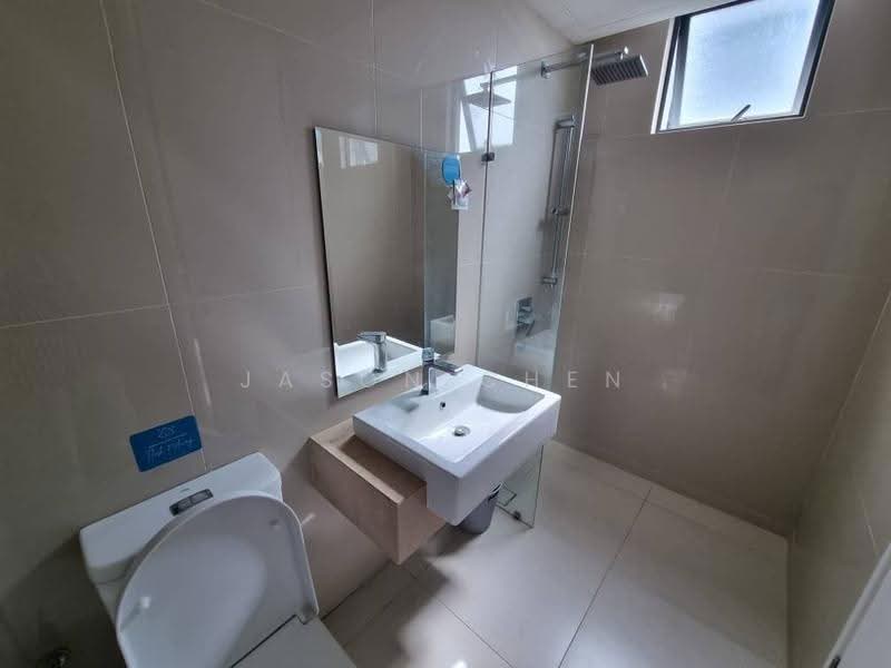 Service Residence for Sale at United Point (Residensi Berpadu) - Jason Chen - Bathroom - PropertyGuru.com.my