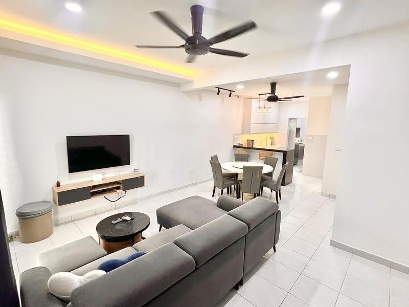 2-storey Terraced House for Rent in Puncak Alam (Selangor) - Baxter Lim - Living Room - PropertyGuru.com.my