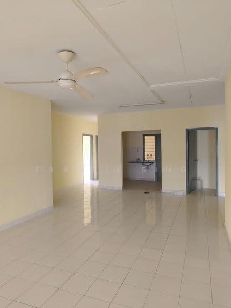 Pangsapuri untuk Disewa di Suria Apartment - Frankie Sing - Living Room - PropertyGuru.com.my