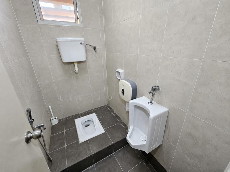 Shop for Rent in Pju 5 (Kota Damansara) - Lee Jo Surf - Bathroom - PropertyGuru.com.my