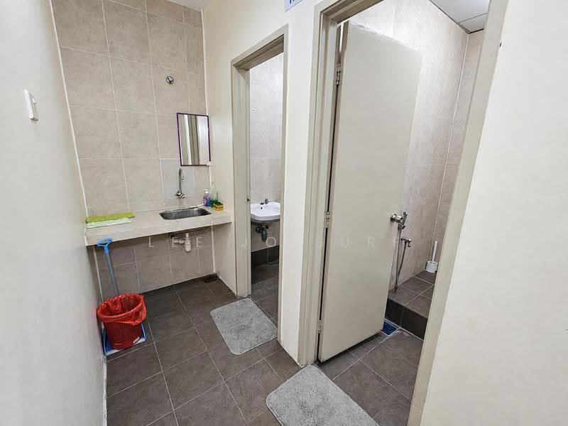 Shop for Rent in Pju 5 (Kota Damansara) - Lee Jo Surf - Bathroom - PropertyGuru.com.my