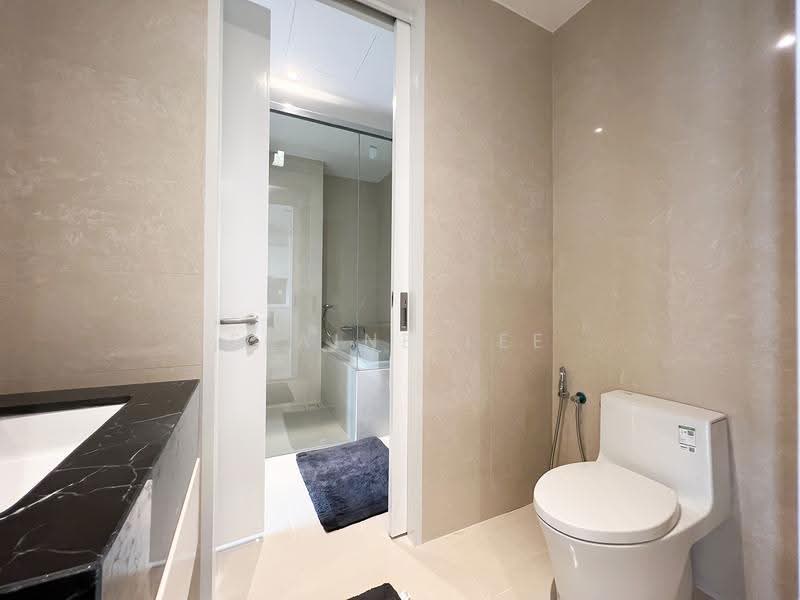 Kediaman Servis untuk Dijual di Pavilion Ceylon Hill - Elaine Lee - Bathroom - PropertyGuru.com.my