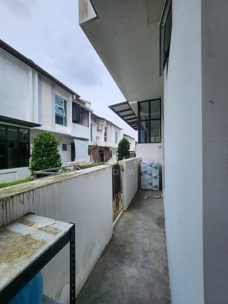 Rumah Teres 2-Tingkat untuk Dijual di Setia Eco Gardens (Gelang Patah) - Tien Ming Yeow - Back Patio - PropertyGuru.com.my