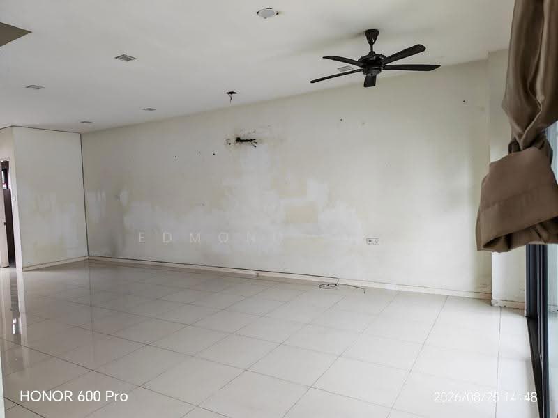Rumah Teres 2-Tingkat untuk Disewa di Taman Seri Segar (Semenyih) - Edmond Liew - Living Room - PropertyGuru.com.my