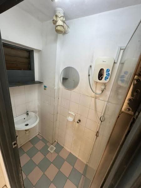 Pangsapuri untuk Dijual di Aman Dua - Jason Chen - Bathroom - PropertyGuru.com.my