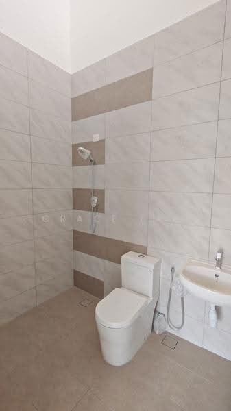 1-storey Terraced House for Sale in Taman Bukit Perdana (Kluang) - Grace Fan - Bathroom - PropertyGuru.com.my