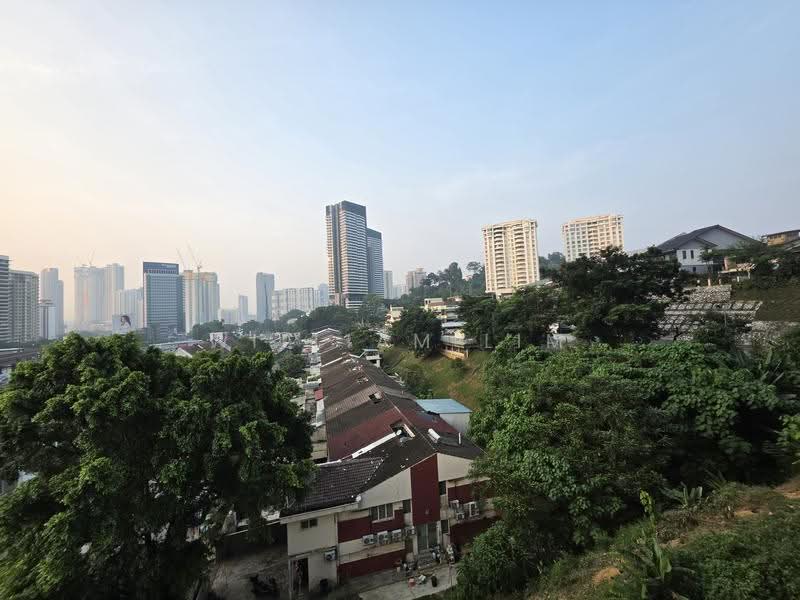 Kediaman Servis untuk Dijual di Residensi Estetik 8 (Est8) - William Lim - PropertyGuru.com.my