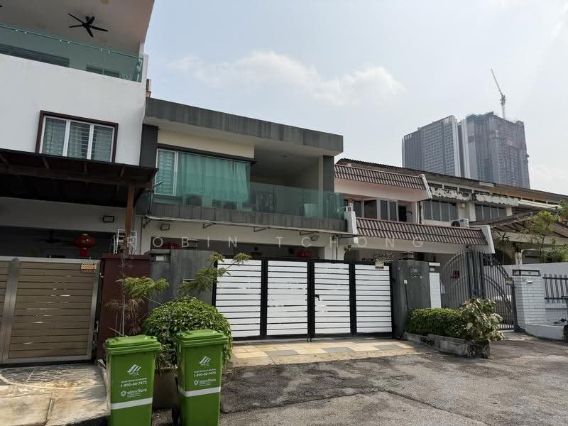 Rumah Teres 2-Tingkat untuk Dijual di Sri Petaling (Kuala Lumpur) - Robin Tchong - Exterior - PropertyGuru.com.my
