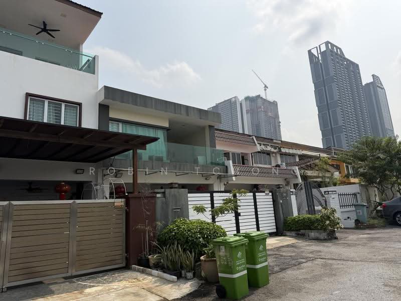 Rumah Teres 2-Tingkat untuk Dijual di Sri Petaling (Kuala Lumpur) - Robin Tchong - Exterior - PropertyGuru.com.my