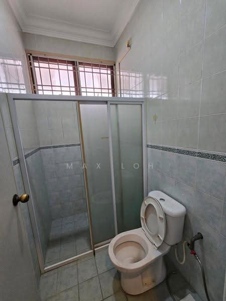 Rumah Berkembar untuk Disewa di Taman Perling (Perling) - Max Loh - Bathroom - PropertyGuru.com.my