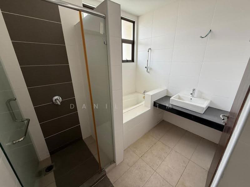 Bungalow House for Sale in Bandar Damai Perdana (Cheras) - Danilo Lim - Bathroom - PropertyGuru.com.my