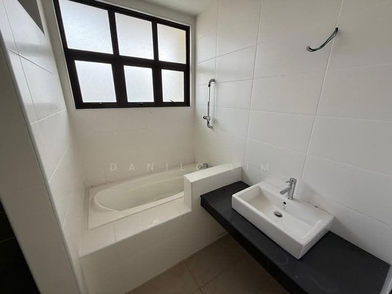 Bungalow House for Sale in Bandar Damai Perdana (Cheras) - Danilo Lim - Bathroom - PropertyGuru.com.my