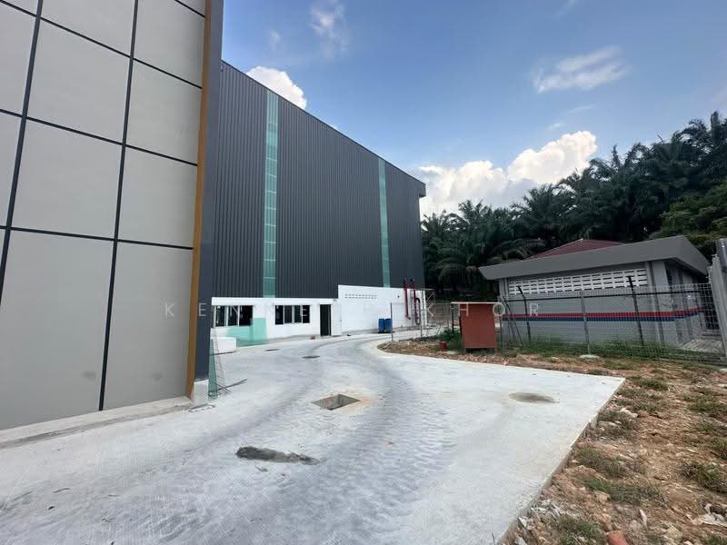 Detached Factory for Sale in Taman Desa Cemerlang (Ulu Tiram) - Kenneth Khor - Exterior - PropertyGuru.com.my