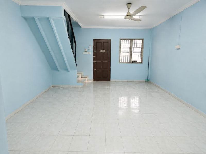 2-storey Terraced House for Rent in Taman Taming Jaya (Balakong) - Farah Hanan - Living Room - PropertyGuru.com.my