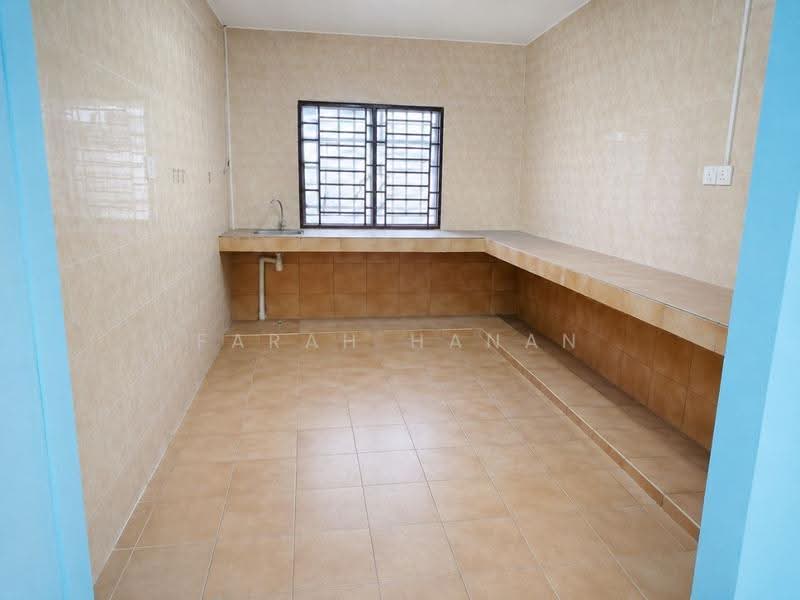 2-storey Terraced House for Rent in Taman Taming Jaya (Balakong) - Farah Hanan - Kitchen - PropertyGuru.com.my