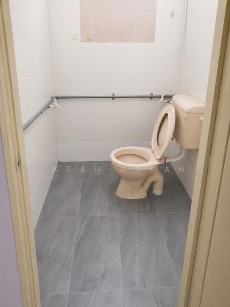 2-storey Terraced House for Rent in Taman Taming Jaya (Balakong) - Farah Hanan - Bathroom - PropertyGuru.com.my