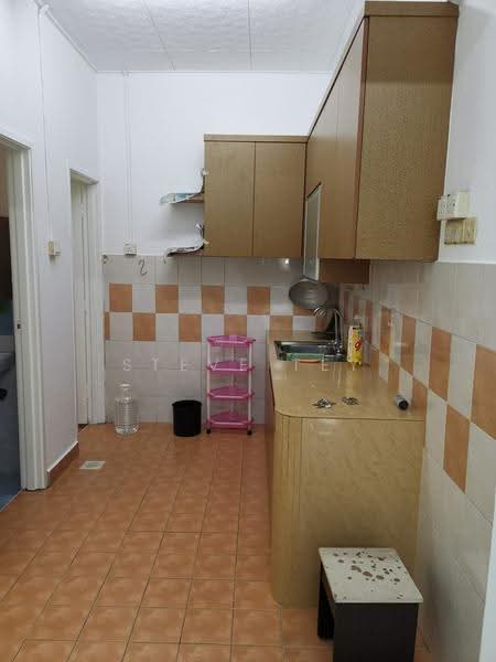 Pangsapuri untuk Dijual di Nusa Bestari Shoplot Apartment - Steve Tey - Kitchen - PropertyGuru.com.my