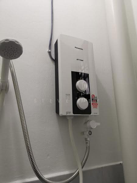 Pangsapuri untuk Dijual di Nusa Bestari Shoplot Apartment - Steve Tey - Bathroom - PropertyGuru.com.my