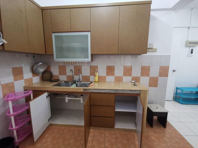Pangsapuri untuk Dijual di Nusa Bestari Shoplot Apartment - Steve Tey - Kitchen - PropertyGuru.com.my