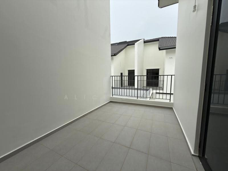 Rumah Kluster untuk Dijual di Eco Botanic (Iskandar Puteri (Nusajaya)) - Alice Chia - Balcony - PropertyGuru.com.my