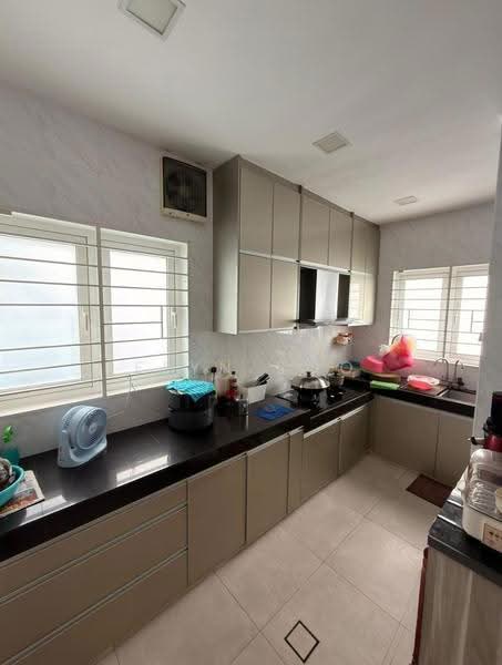 Rumah Teres 3-Tingkat untuk Disewa di Kinrara Residence (Puchong) - Elyn Soo - Kitchen - PropertyGuru.com.my